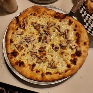 Chicken Alfredo pizza (to die for)