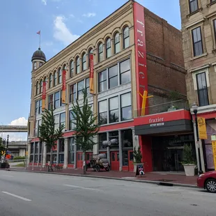 Front entrance of the Frazier History Museum