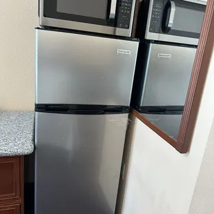 This is the big refrigerator ones that she brought it to our room