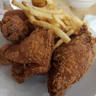 food, bbq chicken, bbq wings, poultry, chicken, fried chicken wings, fried chicken, chicken wings, chicken wings and fried chicken