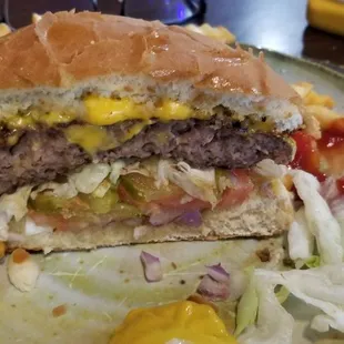 1/2 lb classic cheeseburger. I love mustard on my cheeseburgers but not this one. The flavor was so good I didn&apos;t want my mustard.