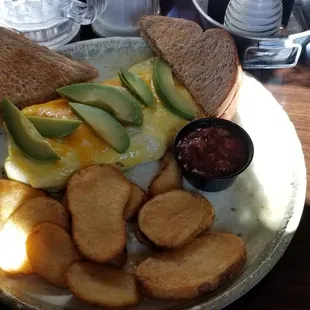 Besides avocado I don&apos;t recall what my omelet had in it. I do however recall I really enjoyed it.