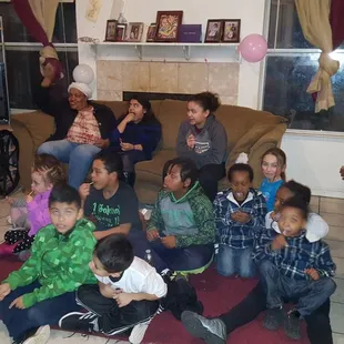 The children and adults just love the performance