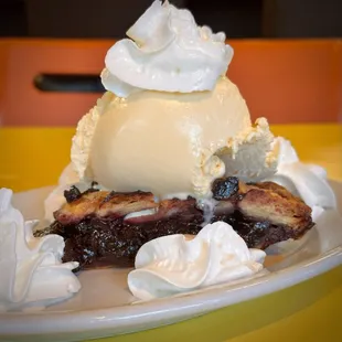 Blueberry pie (warmed) ala mode... so delicious.