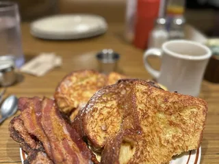 Clark Street Diner