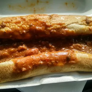 Messy dog....messy is good....this dog needs more flavor though. I liked the chili....but thats all i could taste.