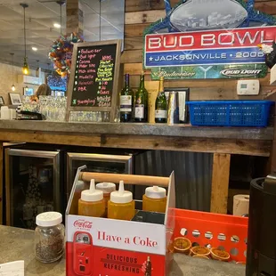 Bar area. I&apos;m picking up a to-go order for lunch.