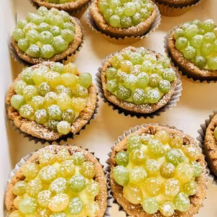 Vanilla cream and grape tartlets