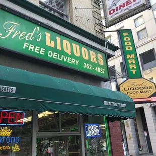 the outside of a restaurant