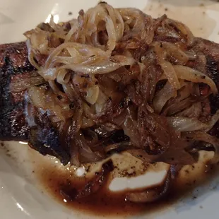 Steak with Grilled Onions