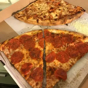 Pepperoni &amp; Cheese slices