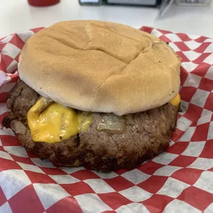 Deluxe Cheeseburger