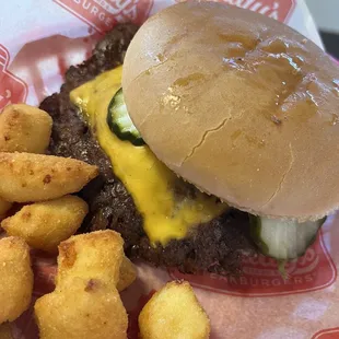 Freddy&apos;s Original Double with Cheese curds