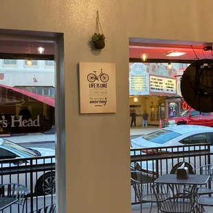 the outside of a restaurant