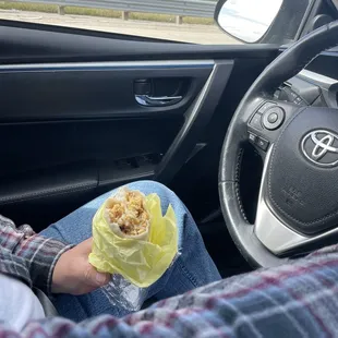 Can eat while driving lol