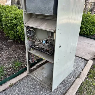 They hauled this heavy 35 year old pig out of the fourth floor of the house.