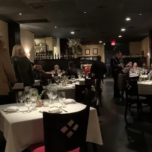 Very nice and cozy dining room!