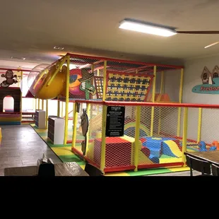 INDOOR KIDZ PLAY AREA!!!