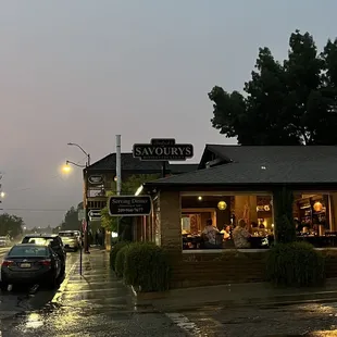 the outside of a restaurant