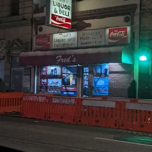 This place is very inconvenient during construction.