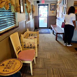 Oct 2021: Pic 4 of 6-- inside waiting area