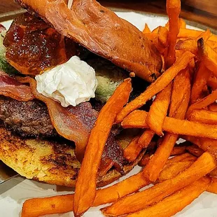 Spicy Todo Jalepeno Burger w/sweet potato fries