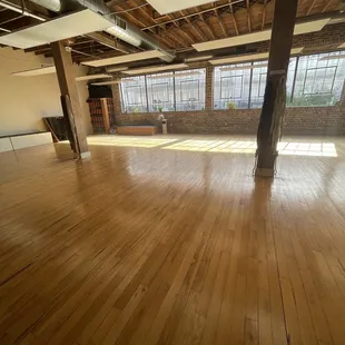 Look at that huge room and all of that glorious natural light. .