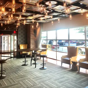 Lounge/Lobby area next to the Breakfast area...