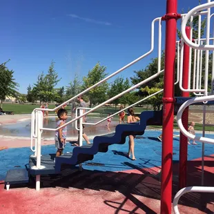 Water feature was in full working condition wen we got here around 3 on Thursday