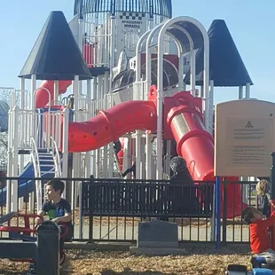 Cool lookin missle play structure for the biggies