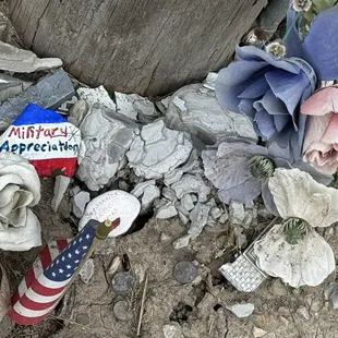 A light pole at the Freedom Rock.  A lot of people leave mementos here.