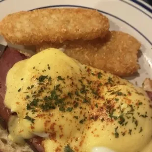 Classic eggs Benedict