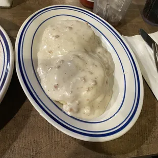 Biscuit and gravy side