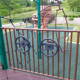 Play structure