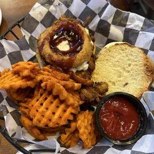 Pimp burger with sweet potato fries