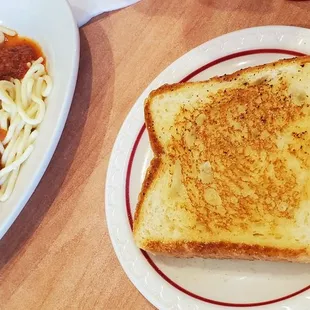 Spaghetti n garlic toast