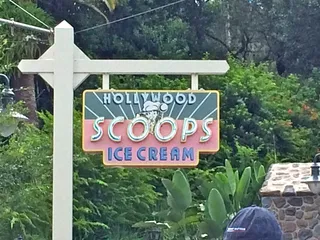 Hollywood Scoops