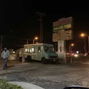 It&apos;s a Freesie food truck!!