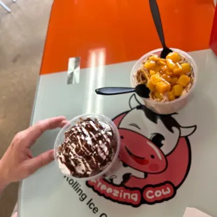 Mississippi mud &amp; peach cobbler
