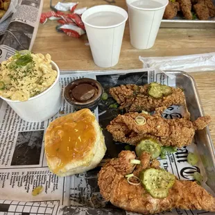 Chicken tender plate with biscuit, Mac &amp; cheese &amp; bbq sauce