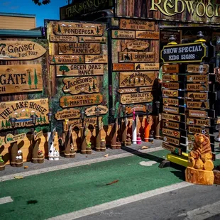 Customizable redwood signs