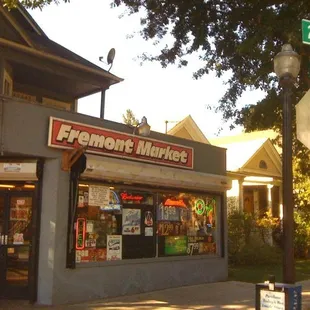 the entrance to fremont market