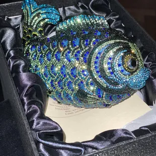 Hubby found me a unique French Antique Gift here. A little French fish clutch for my Birthday present! Happy Birthday to moi!