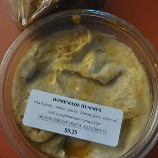 Hummus &amp; pita chips! OMG sooo Good!!