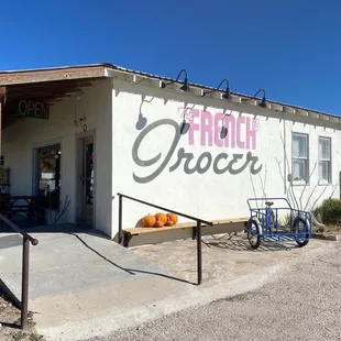 Best Local Grocery and Restaurant I've been too in years!!!