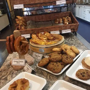 Tomorrow I'm going to come here for tea and one of these beautiful pastries-- maybe an apricot danish ....