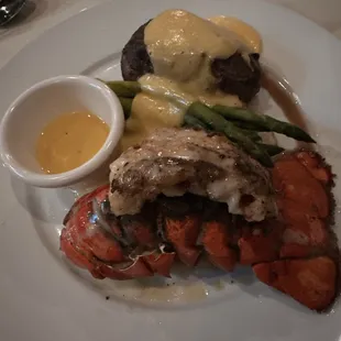 9 oz steak and lobster with mash potatoes and asparagus