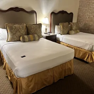 Double Queen Interior Room