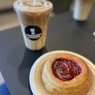 Iced Caramel Macchiato