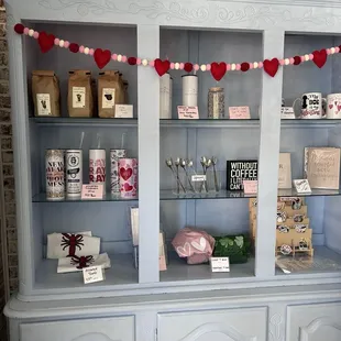 Wonderful little trinkets you could purchase while waiting for your coffee or eats!